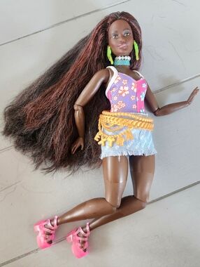 Mattel Barbie Extra Fly Doll Curvy Articulated Fashionistas Dark Skin Cute